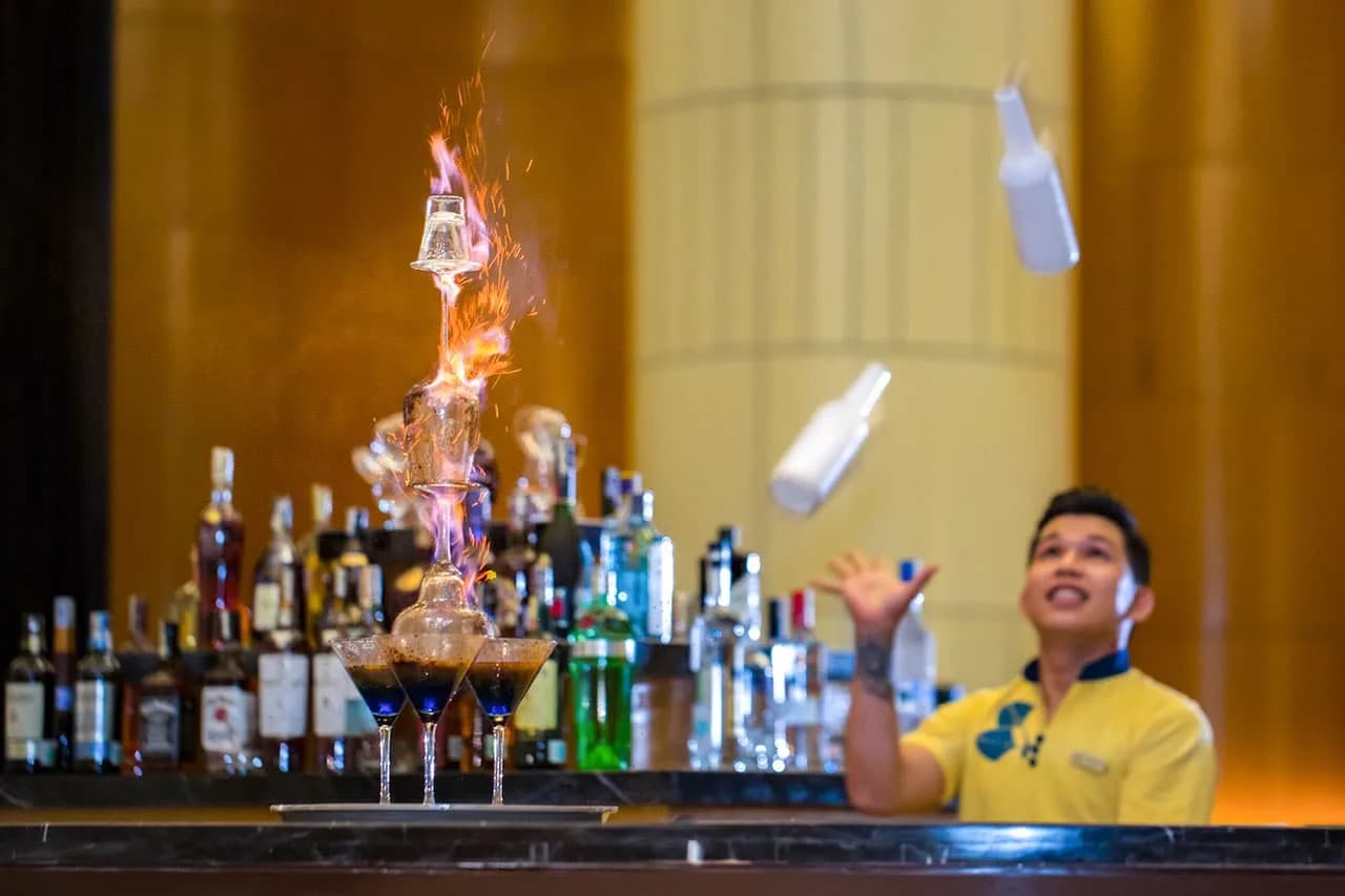 Lobby Bar & Pool Bar