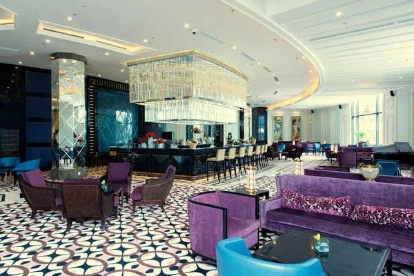 Lounge & Bar
