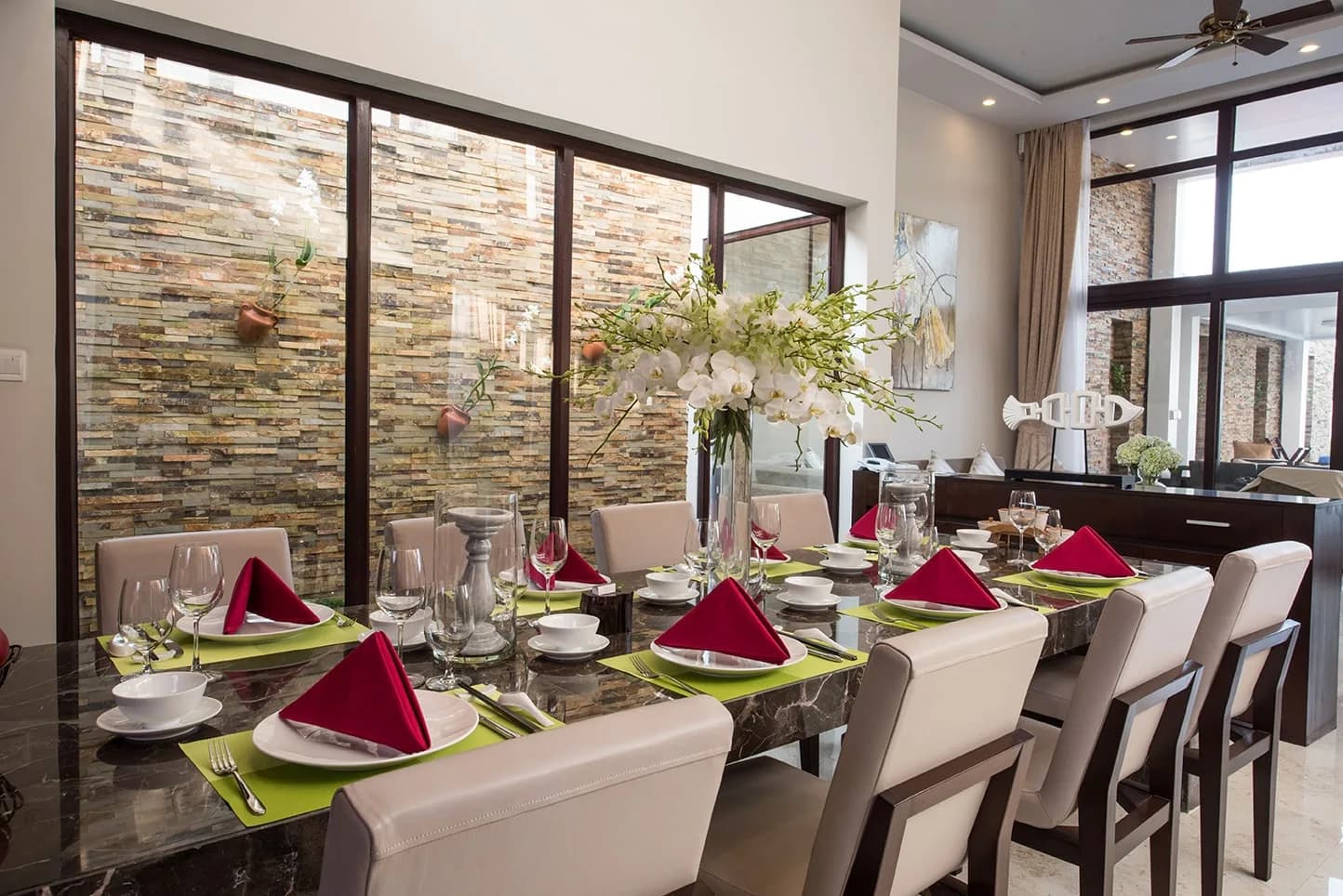 Không gian ẩm thực riêng trong villa