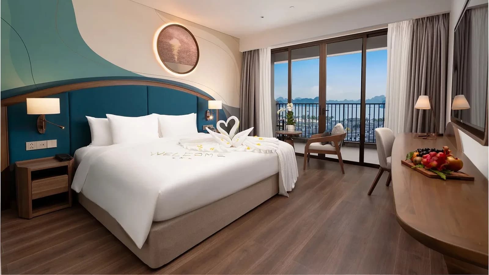 Combo cặp đôi trốn phố