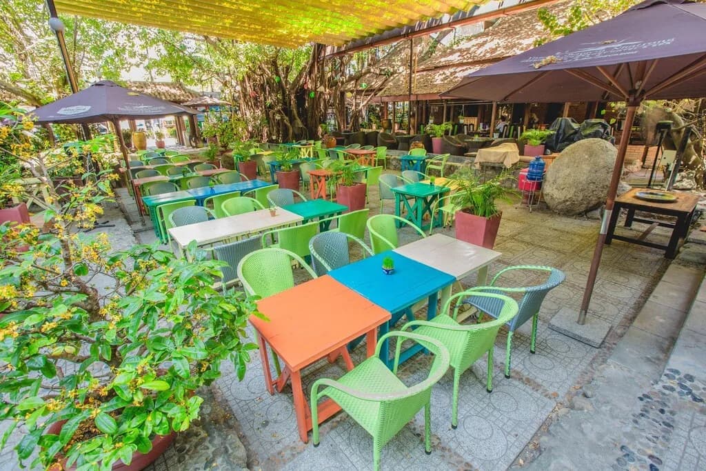 Khu ẩm thực sân vườn Yasaka