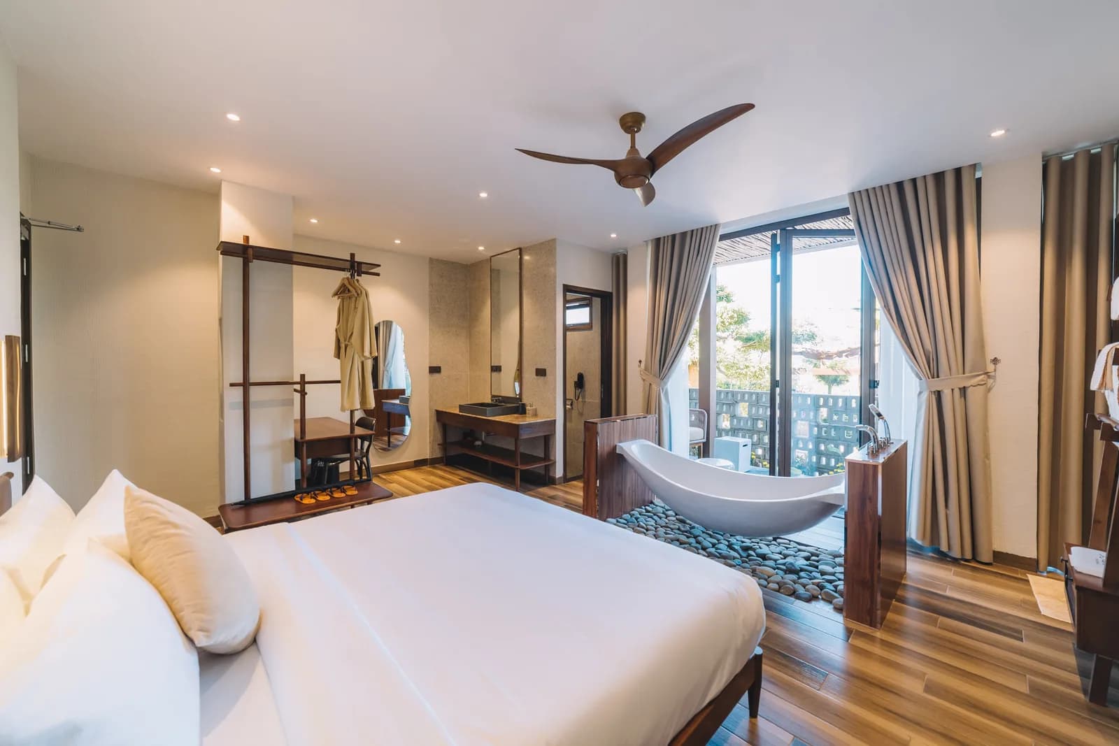 Cặp đôi trốn phố